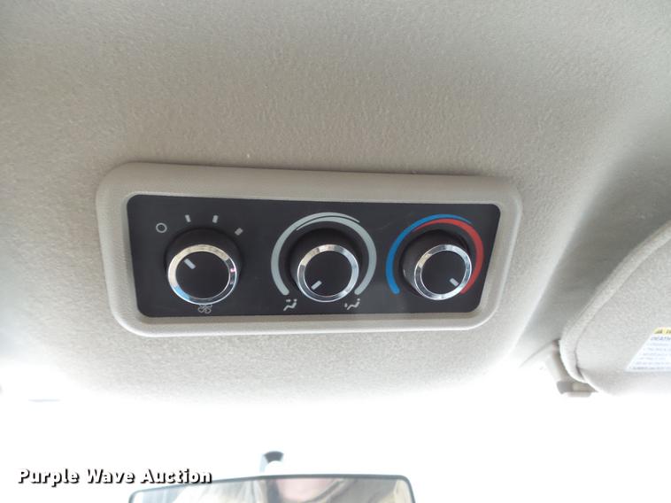 image for item DA2498 2010 Chevrolet Express 3500 van