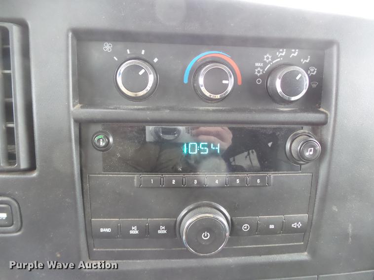 image for item DA2498 2010 Chevrolet Express 3500 van