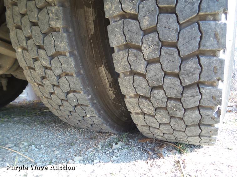 image for item DA7015 2005 Thomas Built Saf-T-Liner MVP EF 14185 school bus