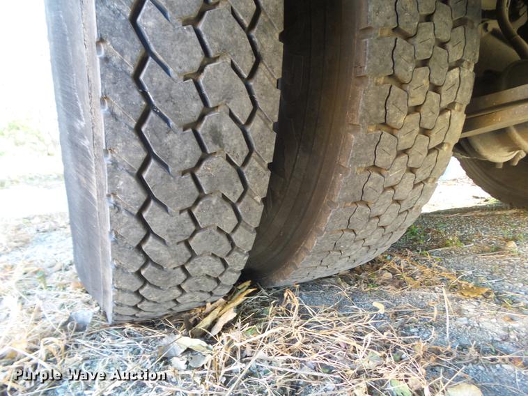 image for item DA7015 2005 Thomas Built Saf-T-Liner MVP EF 14185 school bus