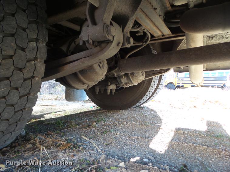 image for item DA7015 2005 Thomas Built Saf-T-Liner MVP EF 14185 school bus