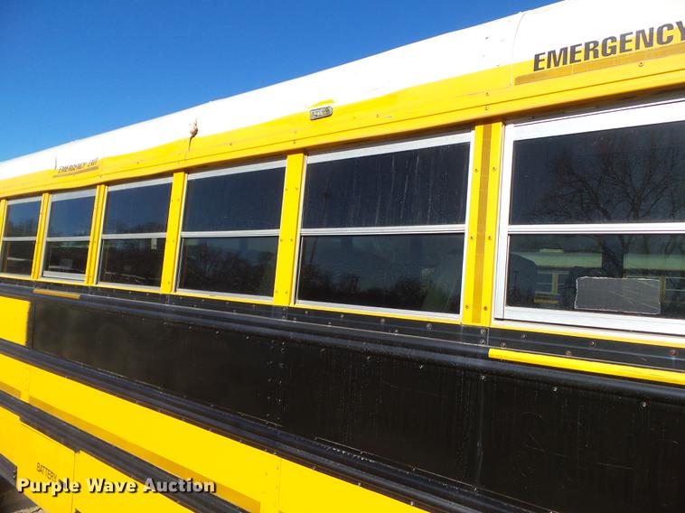 image for item DA7015 2005 Thomas Built Saf-T-Liner MVP EF 14185 school bus