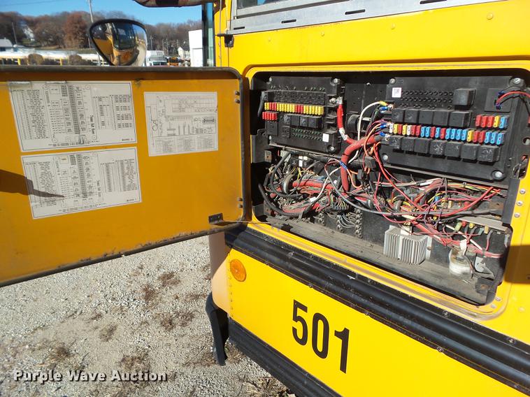 image for item DA7015 2005 Thomas Built Saf-T-Liner MVP EF 14185 school bus