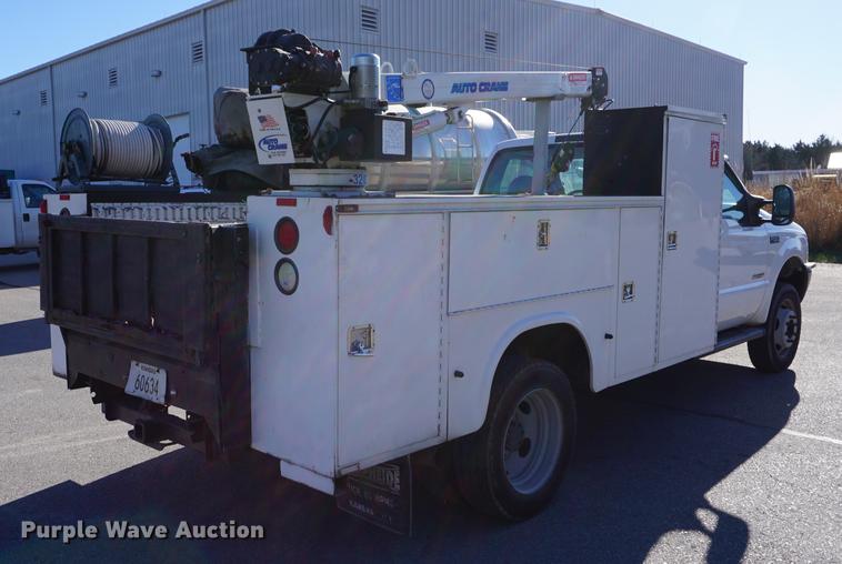 image for item DB0254 2004 Ford F550 utility truck