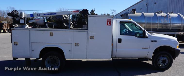 image for item DB0254 2004 Ford F550 utility truck