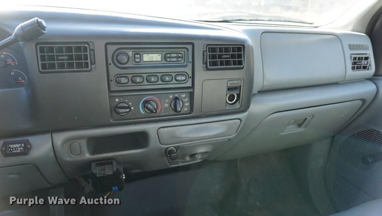 image for item DB0254 2004 Ford F550 utility truck