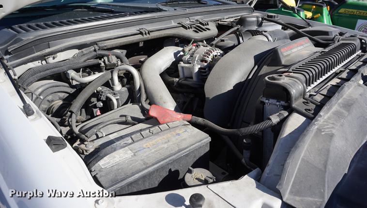 image for item DB0254 2004 Ford F550 utility truck