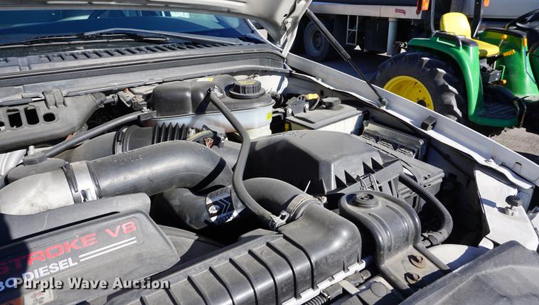 image for item DB0254 2004 Ford F550 utility truck