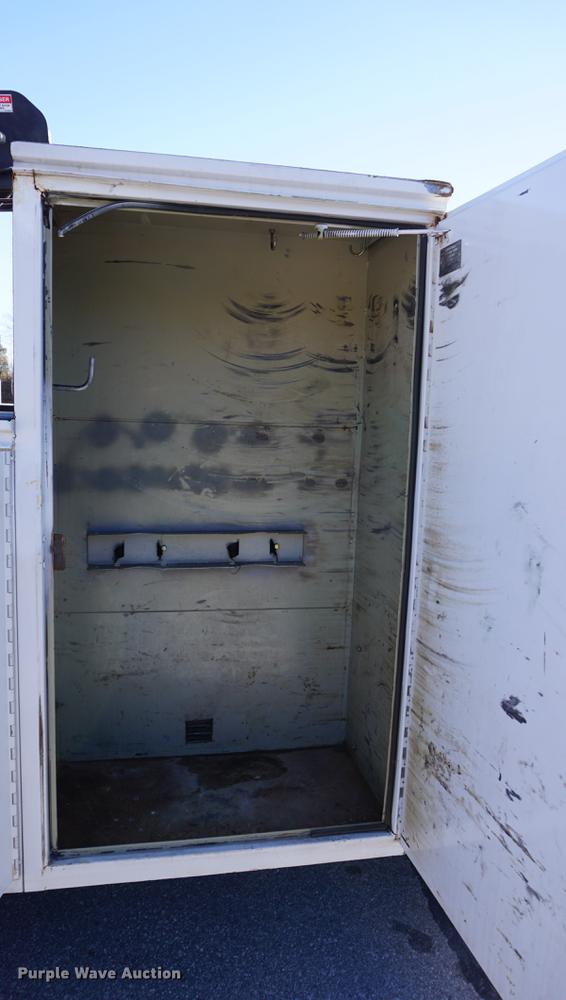 image for item DB0254 2004 Ford F550 utility truck