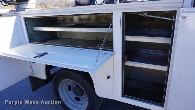image for item DB0254 2004 Ford F550 utility truck