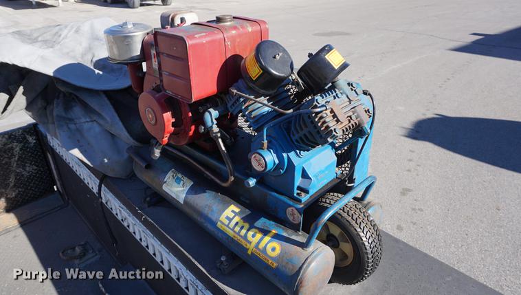 image for item DB0254 2004 Ford F550 utility truck