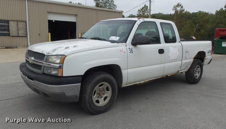 image for item DB6377 2003 Chevrolet Silverado 1500 Ext. Cab pickup truck