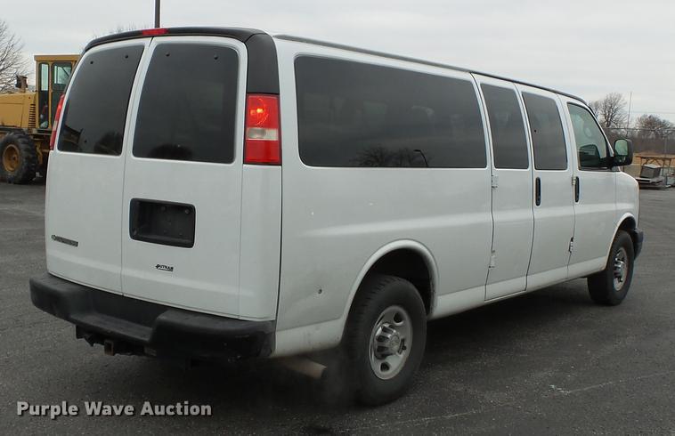 image for item DB7242 2013 Chevrolet Express 3500 Extended van