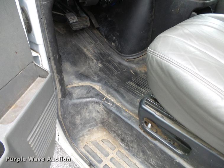 image for item DB7242 2013 Chevrolet Express 3500 Extended van