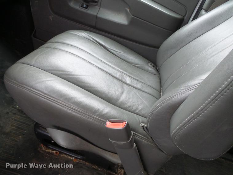 image for item DB7242 2013 Chevrolet Express 3500 Extended van