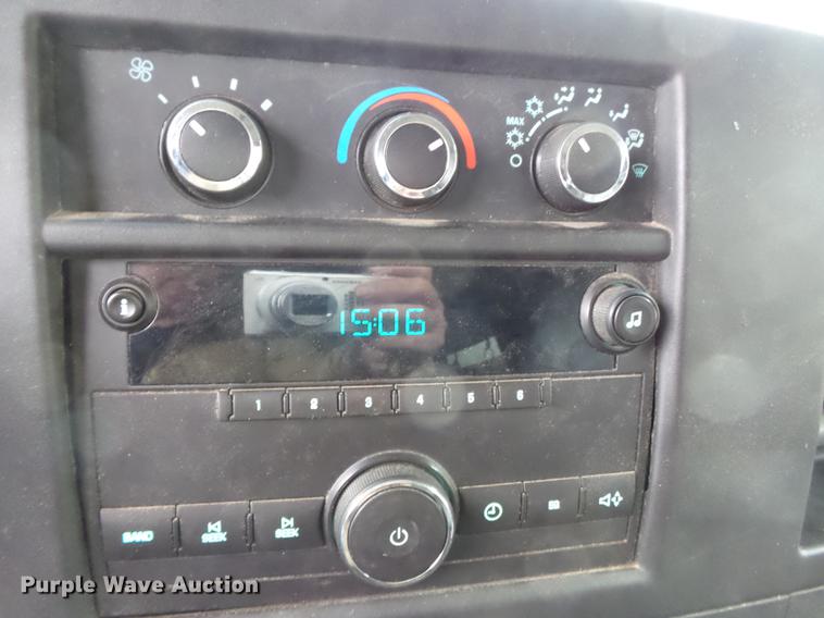 image for item DB7242 2013 Chevrolet Express 3500 Extended van