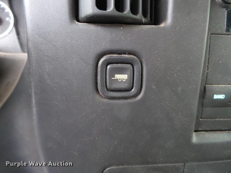 image for item DB7242 2013 Chevrolet Express 3500 Extended van