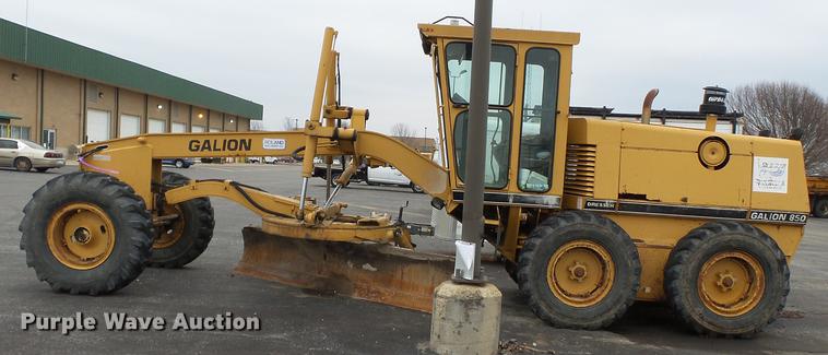 image for item DB7243 1995 Galion Dresser 850 motor grader