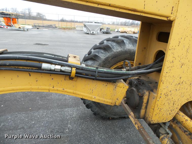 image for item DB7243 1995 Galion Dresser 850 motor grader
