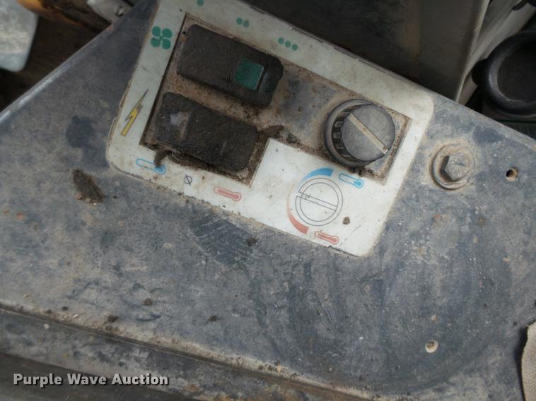 image for item DB7243 1995 Galion Dresser 850 motor grader