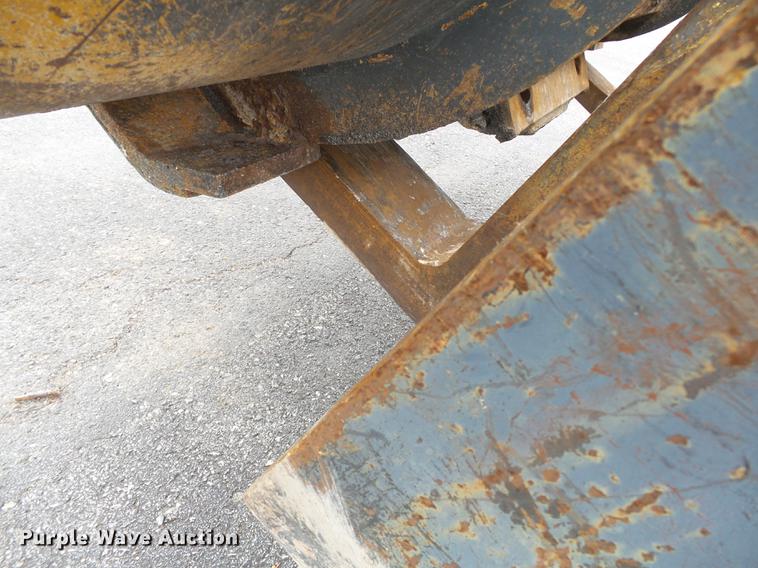 image for item DB7245 1999 Case 621C wheel loader