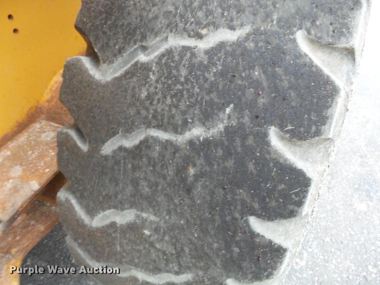 image for item DB7245 1999 Case 621C wheel loader