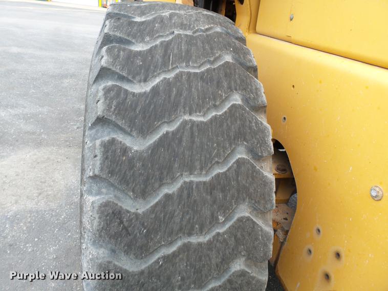 image for item DB7245 1999 Case 621C wheel loader
