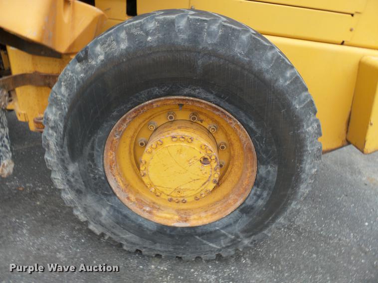 image for item DB7245 1999 Case 621C wheel loader