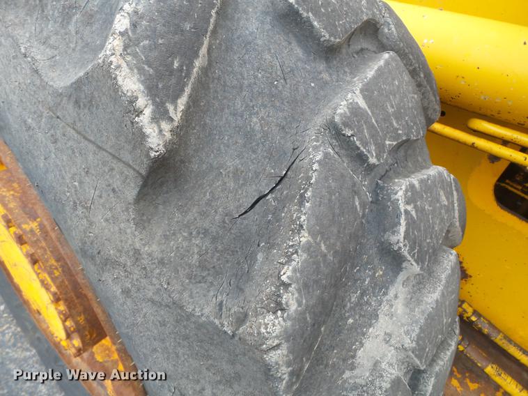 image for item DB7246 1995 Case 621B wheel loader