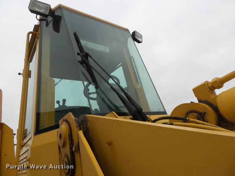 image for item DB7246 1995 Case 621B wheel loader
