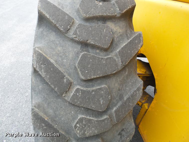 image for item DB7246 1995 Case 621B wheel loader