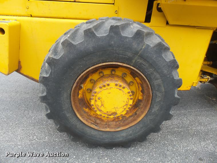 image for item DB7246 1995 Case 621B wheel loader
