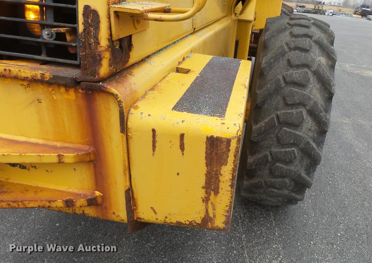 image for item DB7246 1995 Case 621B wheel loader