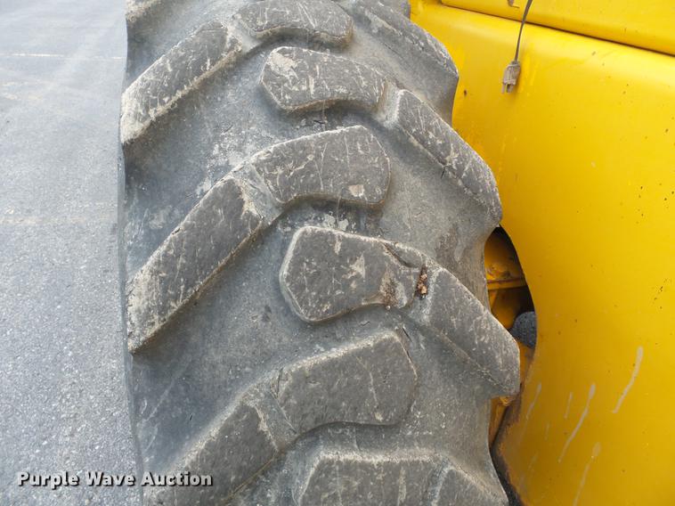 image for item DB7246 1995 Case 621B wheel loader