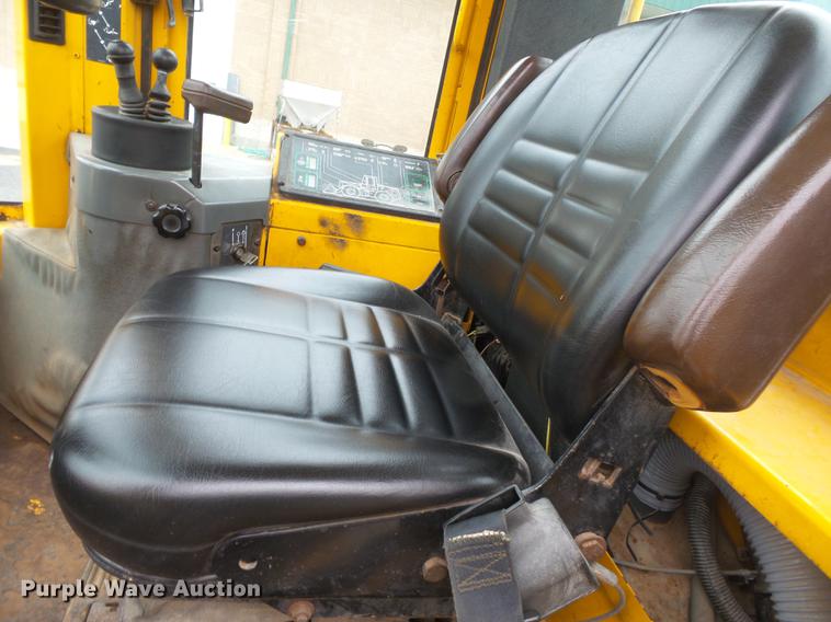 image for item DB7246 1995 Case 621B wheel loader