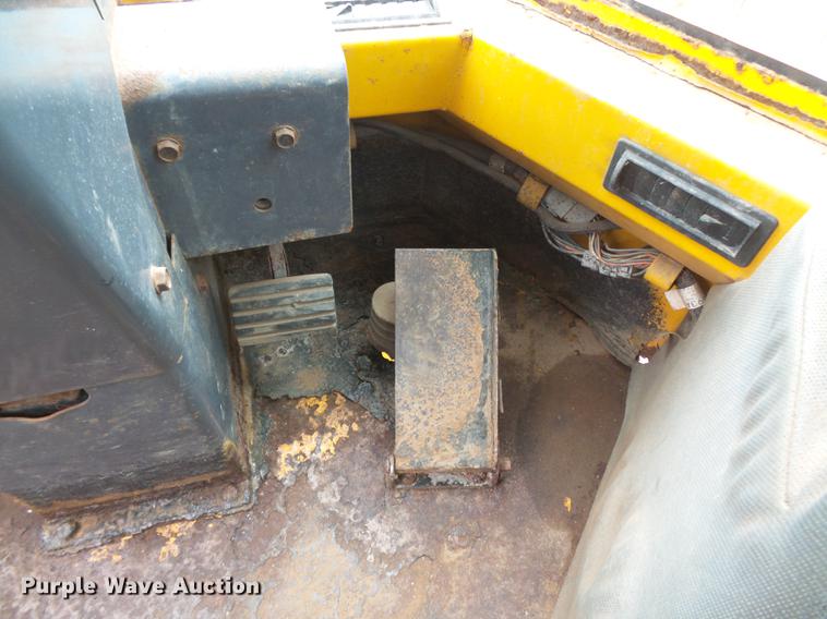 image for item DB7246 1995 Case 621B wheel loader