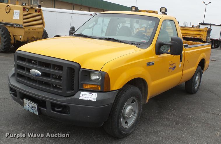 image for item DB7249 2005 Ford F250 pickup truck