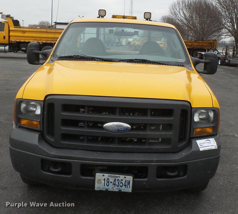 image for item DB7249 2005 Ford F250 pickup truck