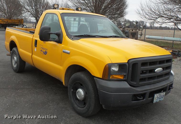 image for item DB7249 2005 Ford F250 pickup truck