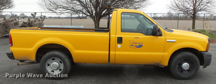 image for item DB7249 2005 Ford F250 pickup truck