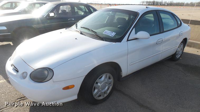 image for item DC1923 1999 Ford Taurus