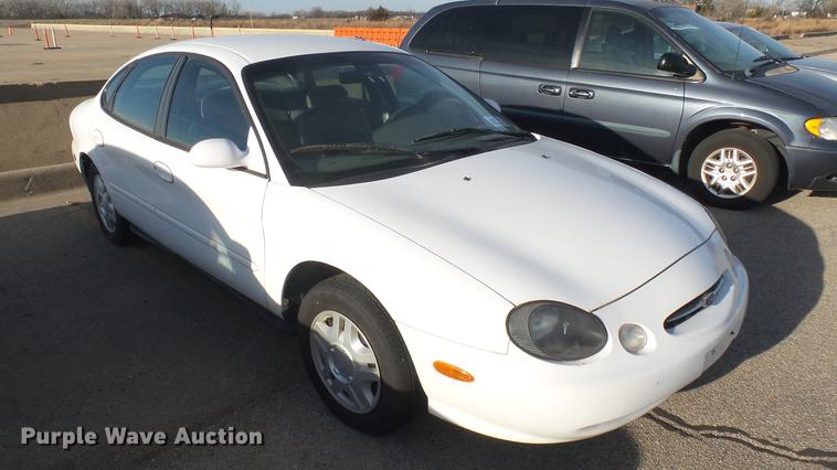 image for item DC1923 1999 Ford Taurus