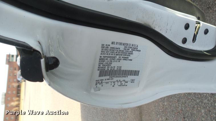 image for item DC1923 1999 Ford Taurus