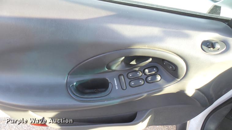 image for item DC1923 1999 Ford Taurus