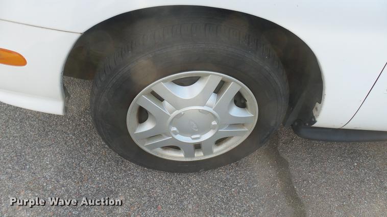 image for item DC1923 1999 Ford Taurus