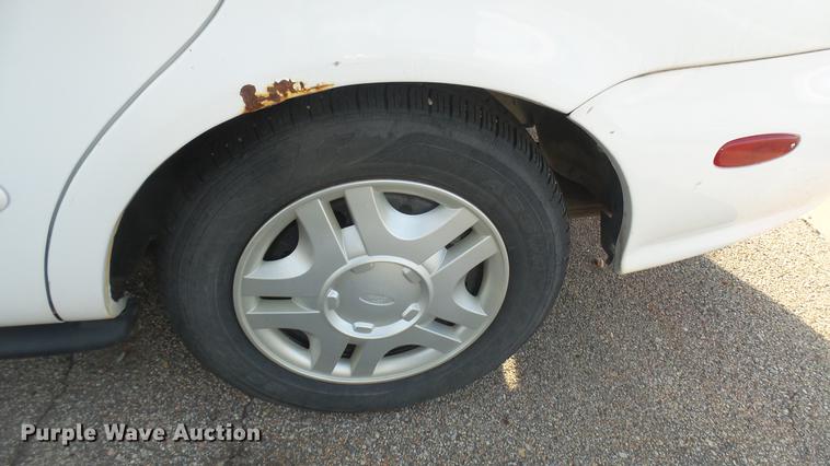 image for item DC1923 1999 Ford Taurus