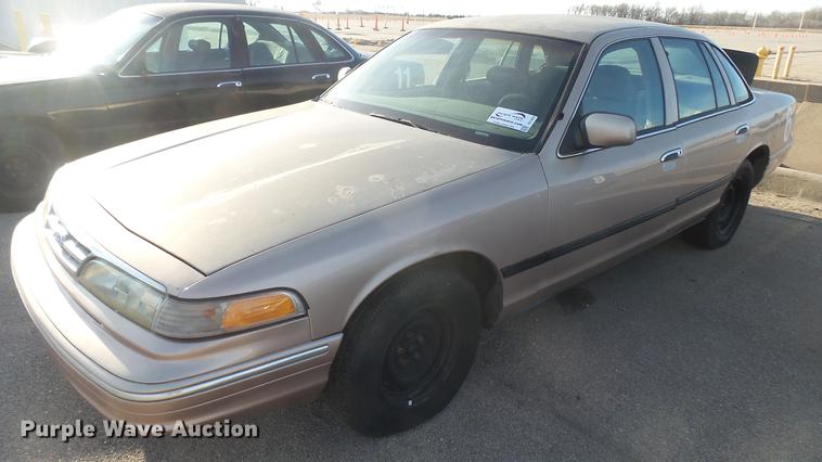image for item DC1925 1996 Ford Crown Victoria police interceptor