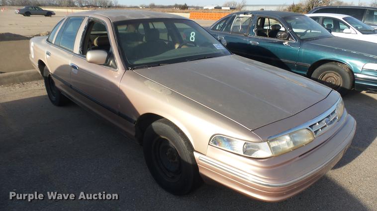 image for item DC1925 1996 Ford Crown Victoria police interceptor
