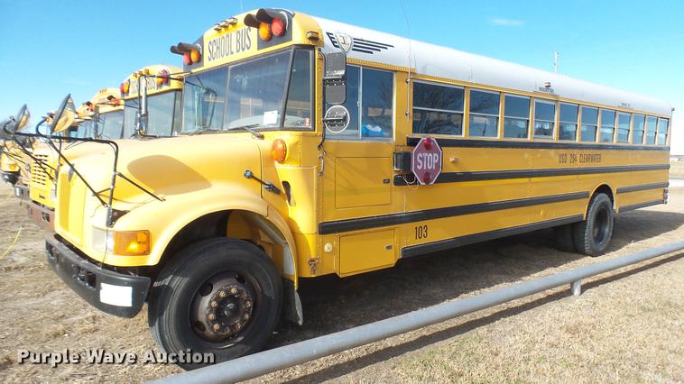 image for item DC1932 2003 International school bus