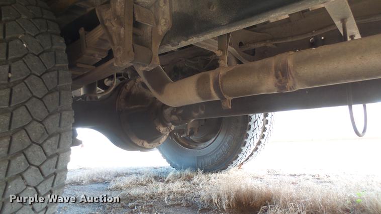 image for item DC1932 2003 International school bus